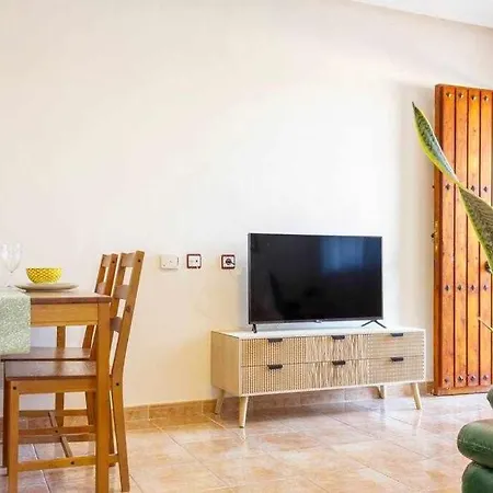 Groundfloor Pink Torrevista - Winter By The Sea *