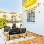 Apartament Groundfloor Pink Torrevista