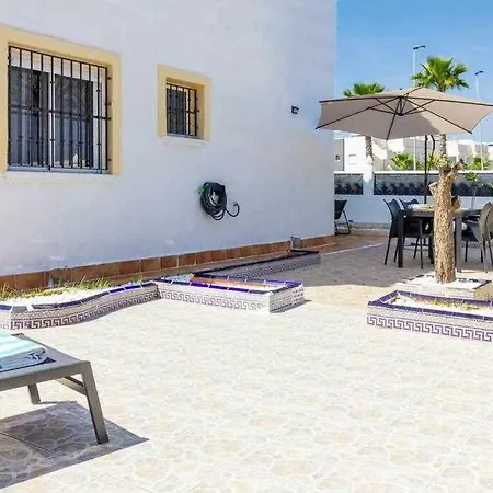 Groundfloor Pink Torrevista Apartament *